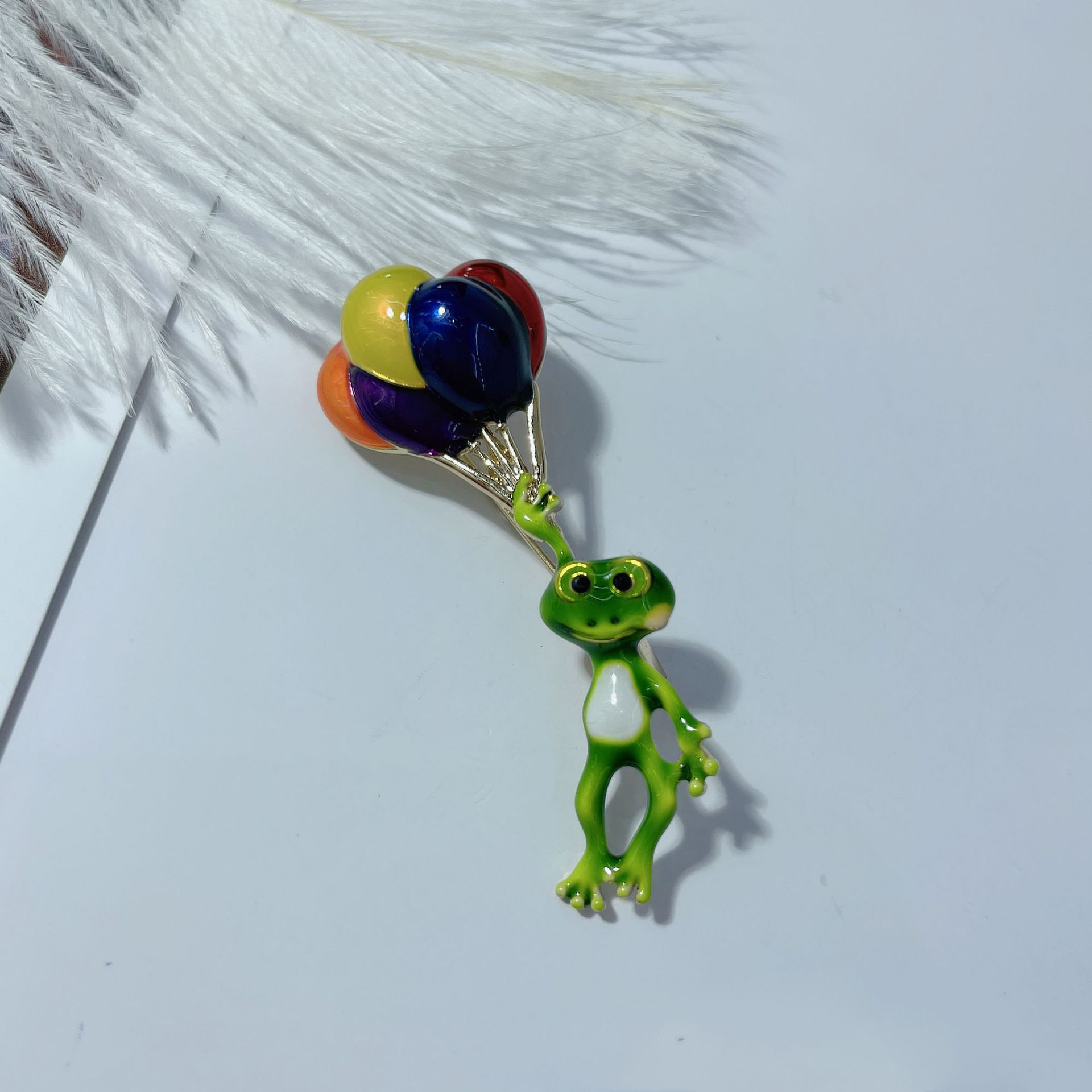 Vivid Frog Segurando Balão Col - Embroidery Bali avaliação e preço